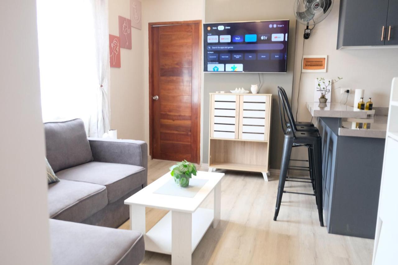 2-Bedroom Boutique City Condo - Newly Renovated! Cebu Exteriör bild