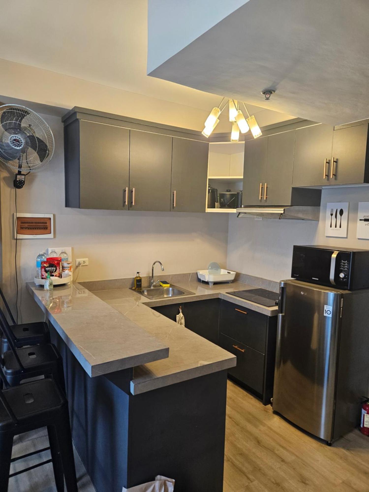 2-Bedroom Boutique City Condo - Newly Renovated! Cebu Exteriör bild