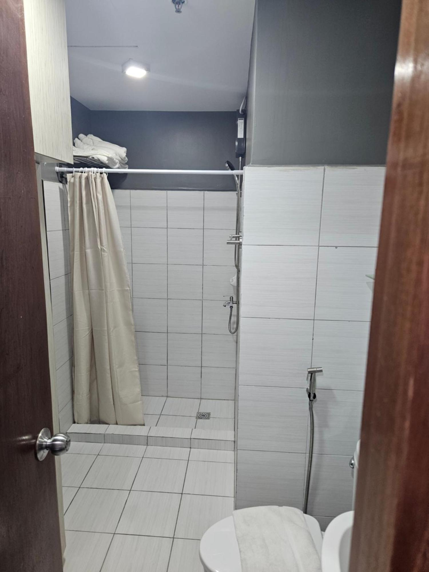 2-Bedroom Boutique City Condo - Newly Renovated! Cebu Exteriör bild