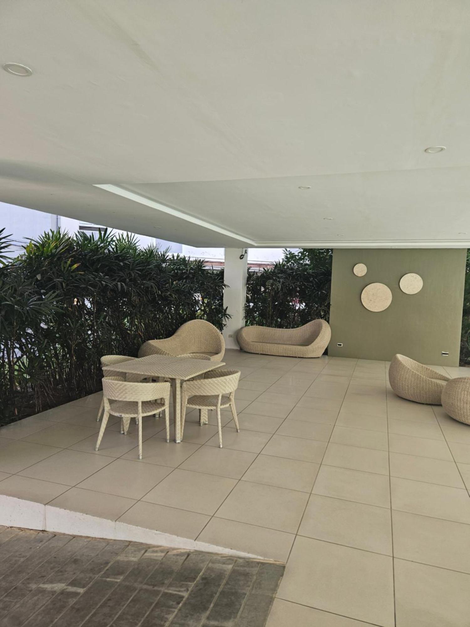 2-Bedroom Boutique City Condo - Newly Renovated! Cebu Exteriör bild